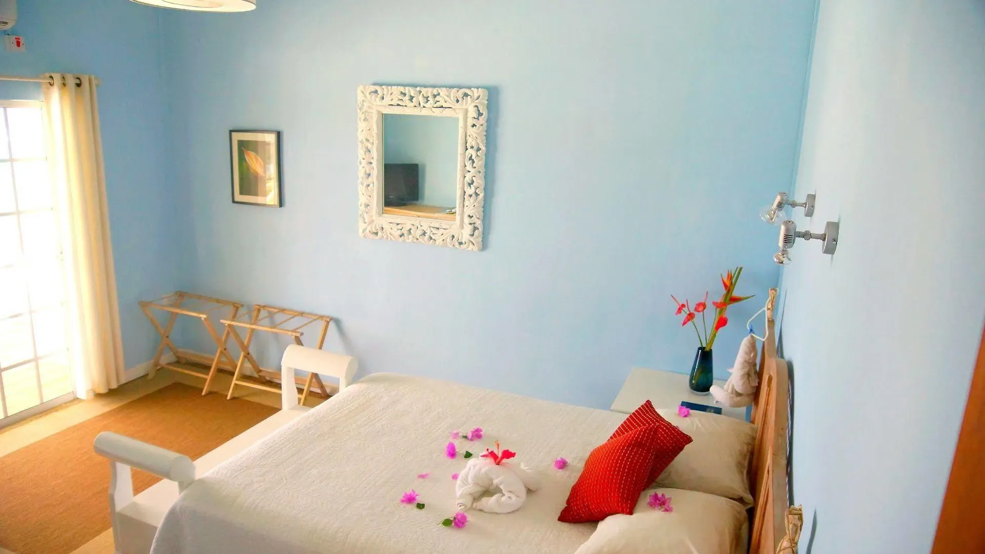 Barefoot Suites Kingstown